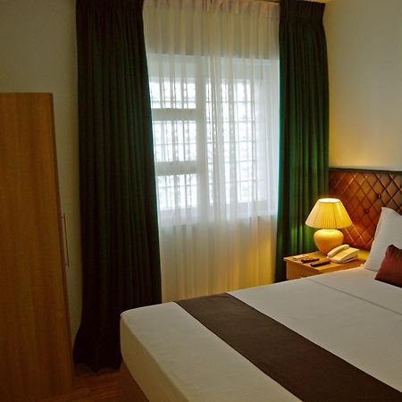 Capitol Central Hotel And Suites Cebu Екстериор снимка