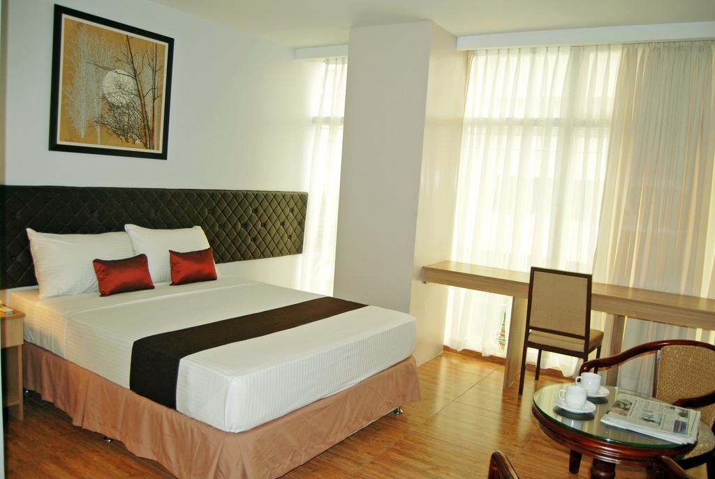 Capitol Central Hotel And Suites Cebu Екстериор снимка