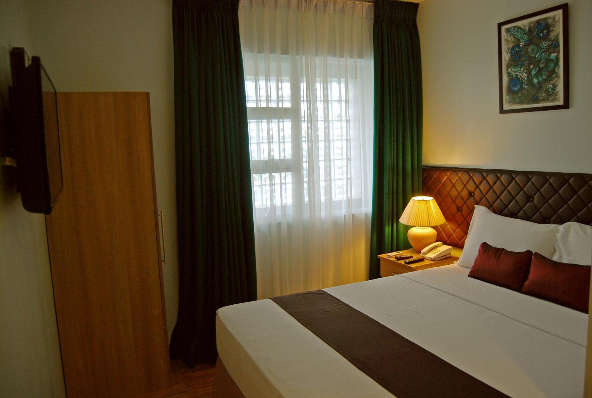 Capitol Central Hotel And Suites Cebu Екстериор снимка