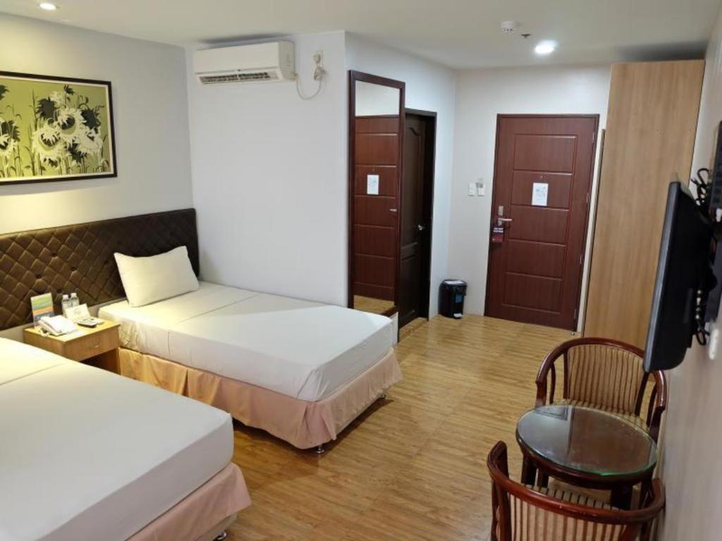 Capitol Central Hotel And Suites Cebu Екстериор снимка