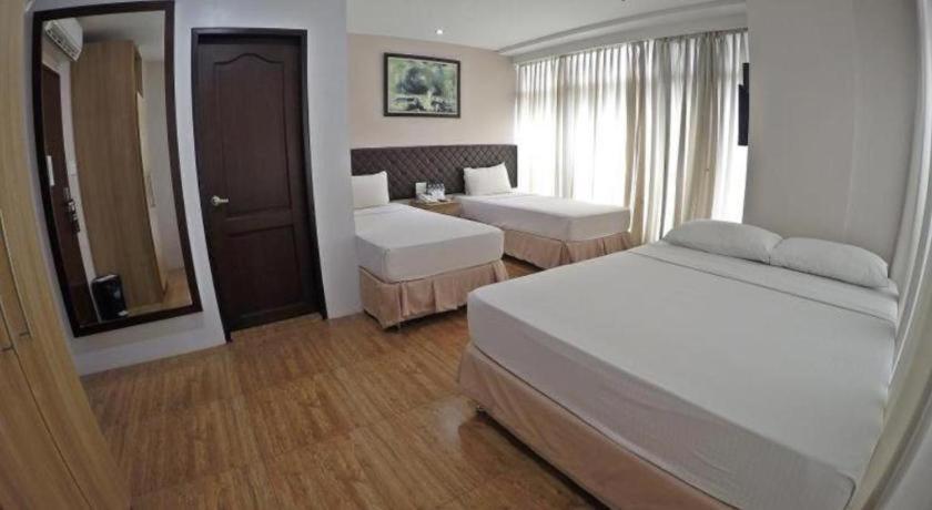 Capitol Central Hotel And Suites Cebu Екстериор снимка