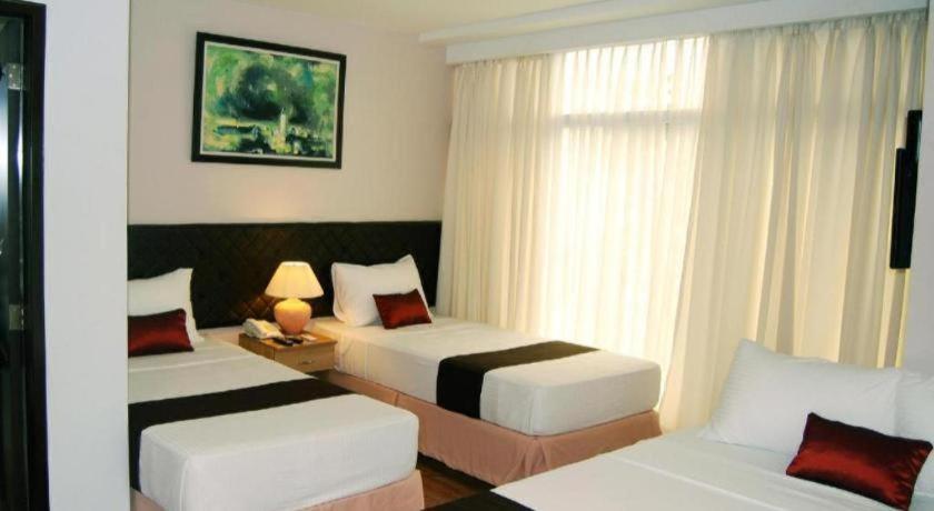 Capitol Central Hotel And Suites Cebu Екстериор снимка