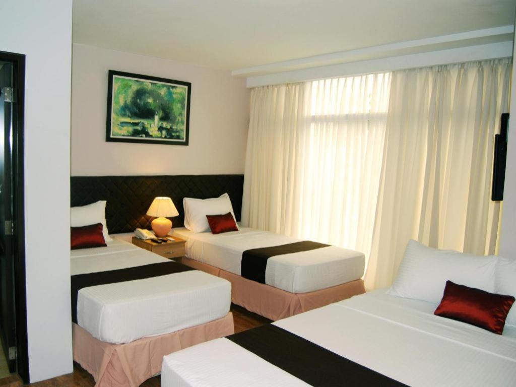 Capitol Central Hotel And Suites Cebu Екстериор снимка